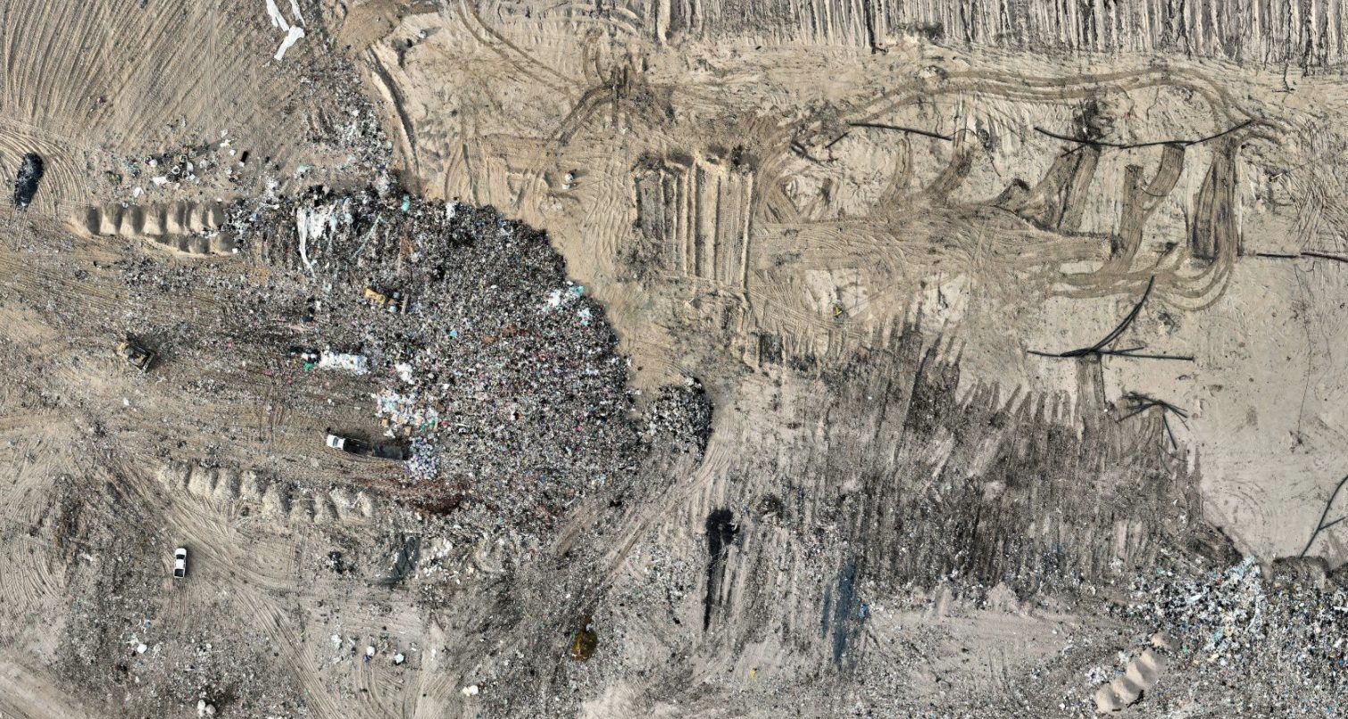 Frente de trabajo de relleno sanitario visto desde el aire
